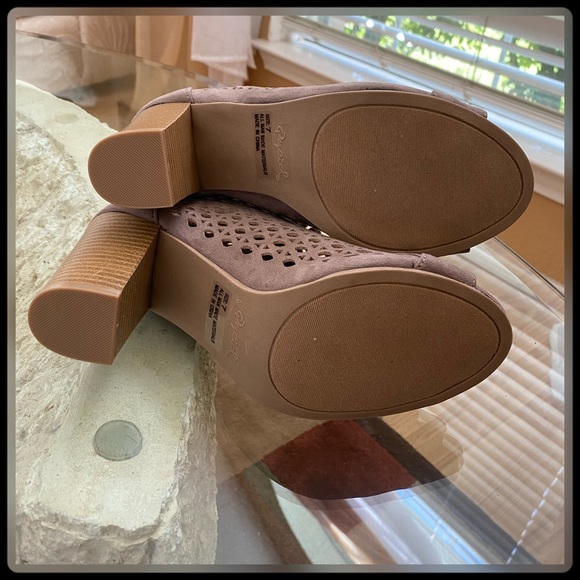 🆕🌟Brand New Peep Toes Booties 💟 - Picture 5 of 8